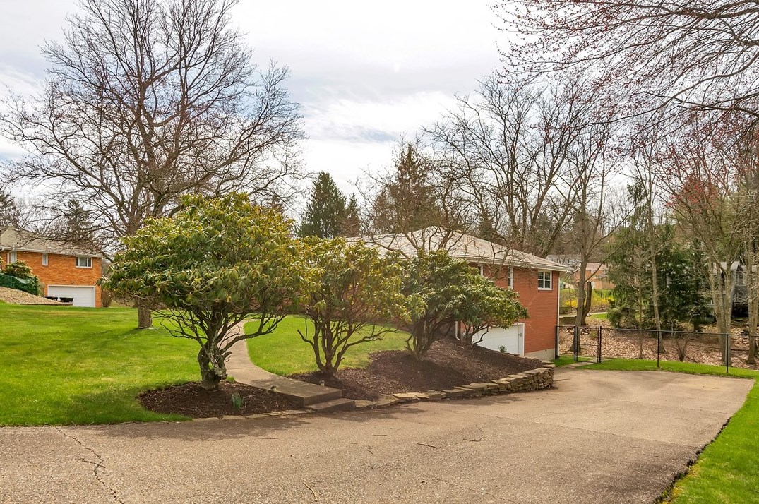 1526 Montgomery Rd, Allison Park, PA 15101