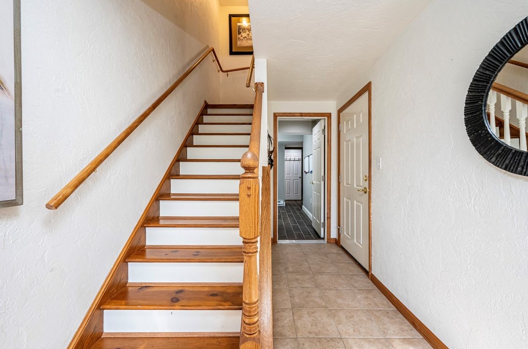 542 Westminster Dr, North Huntingdon, PA 15642