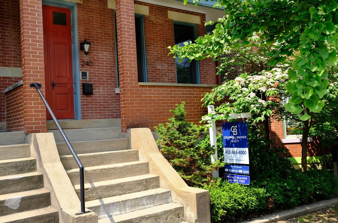 240 Main St, Penn Hills, PA 15201