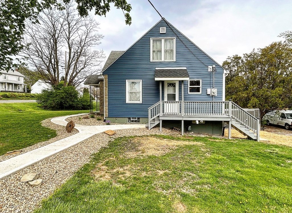 329 Evans City Rd, Butler PA  16001-2715 exterior