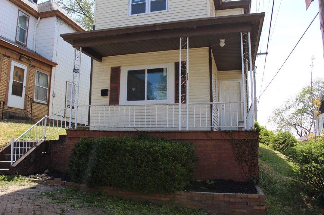 700 13th St, New Brighton, PA 15066