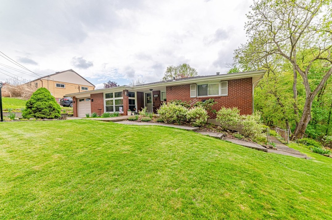 273 Almar Dr, Verona, PA 15147