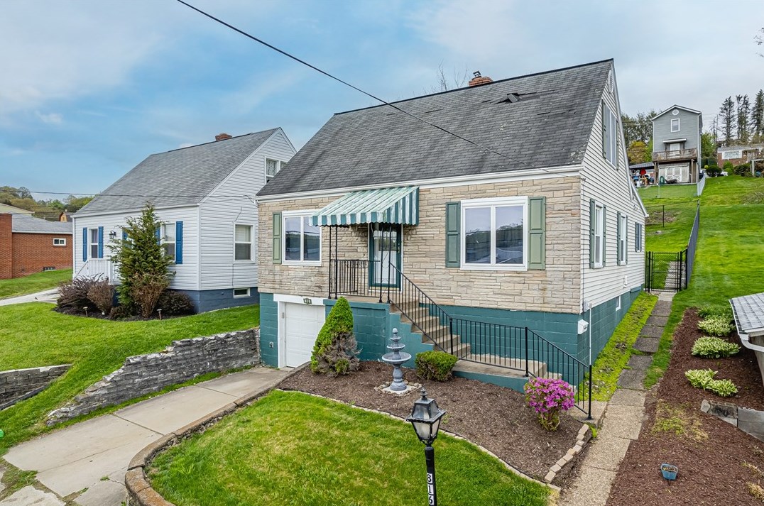 816 N 4th St, Jeannette, PA 15644