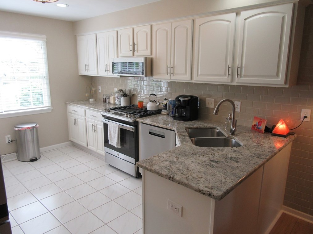 110 Longvue Dr, McKeesport, PA 15131