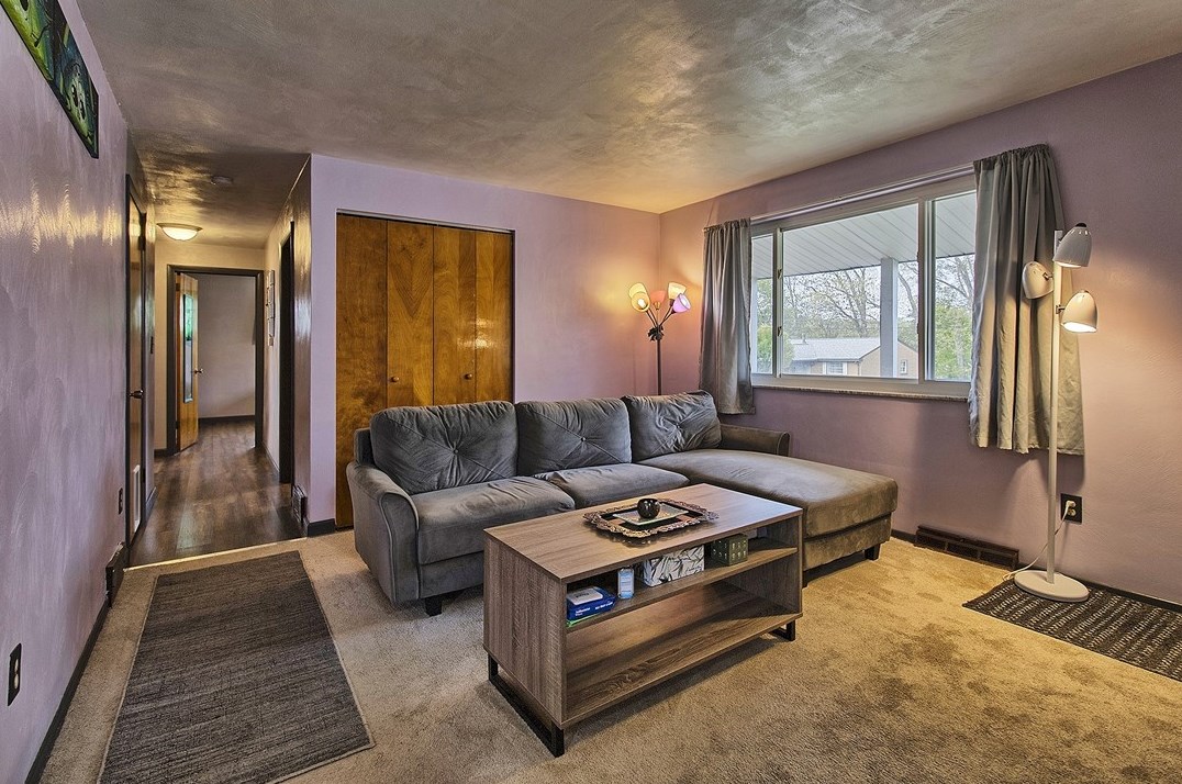 512 New Haven Dr, Greensburg, PA 15601-6104