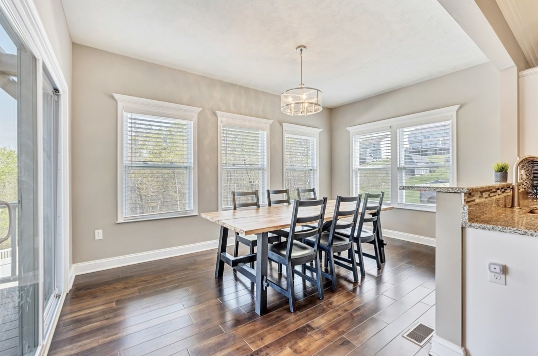 609 Aberdeen Ct, Moon Twp PA  15108 exterior