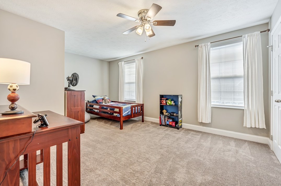 609 Aberdeen Ct, Moon Twp PA  15108 exterior