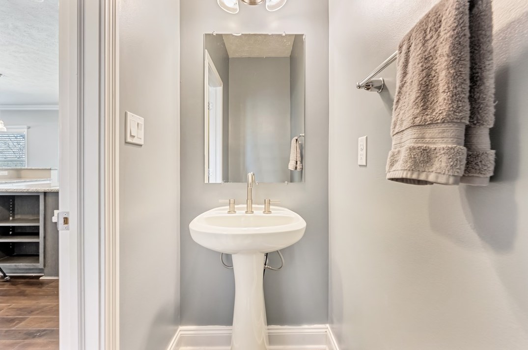 609 Aberdeen Ct, Moon Twp PA  15108 exterior