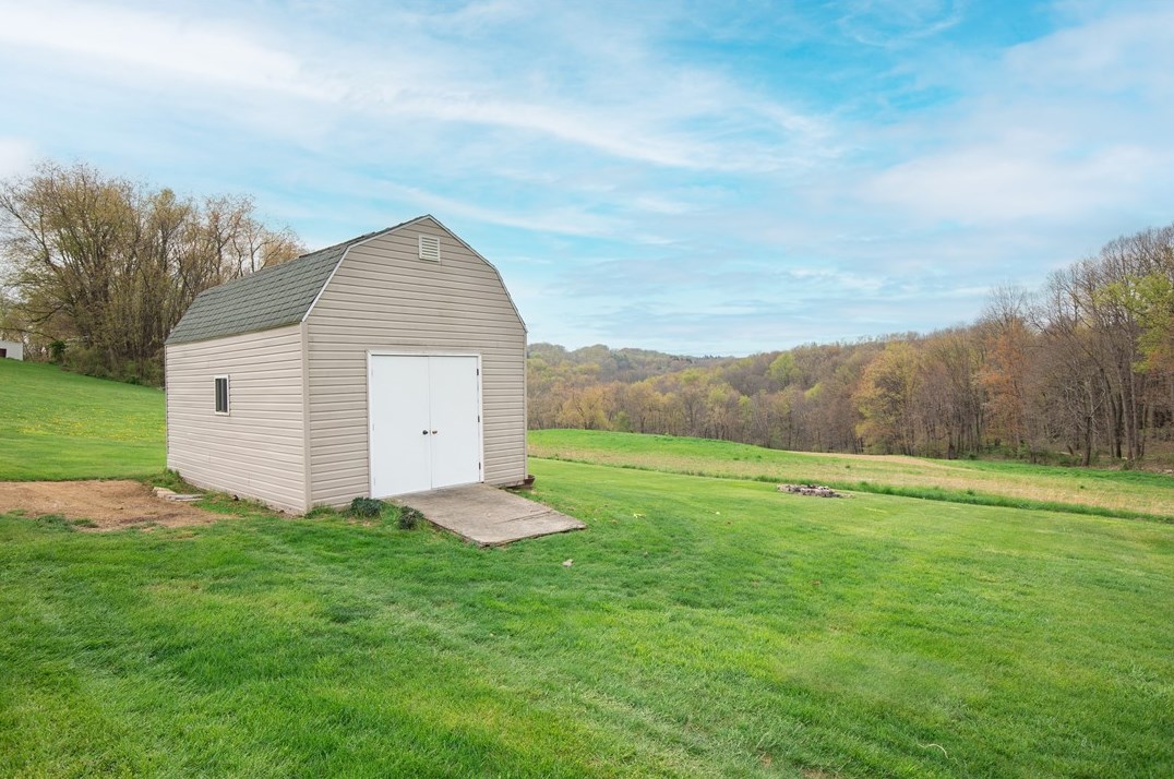 233 Jefferson Rd, Butler PA  16002-8869 exterior