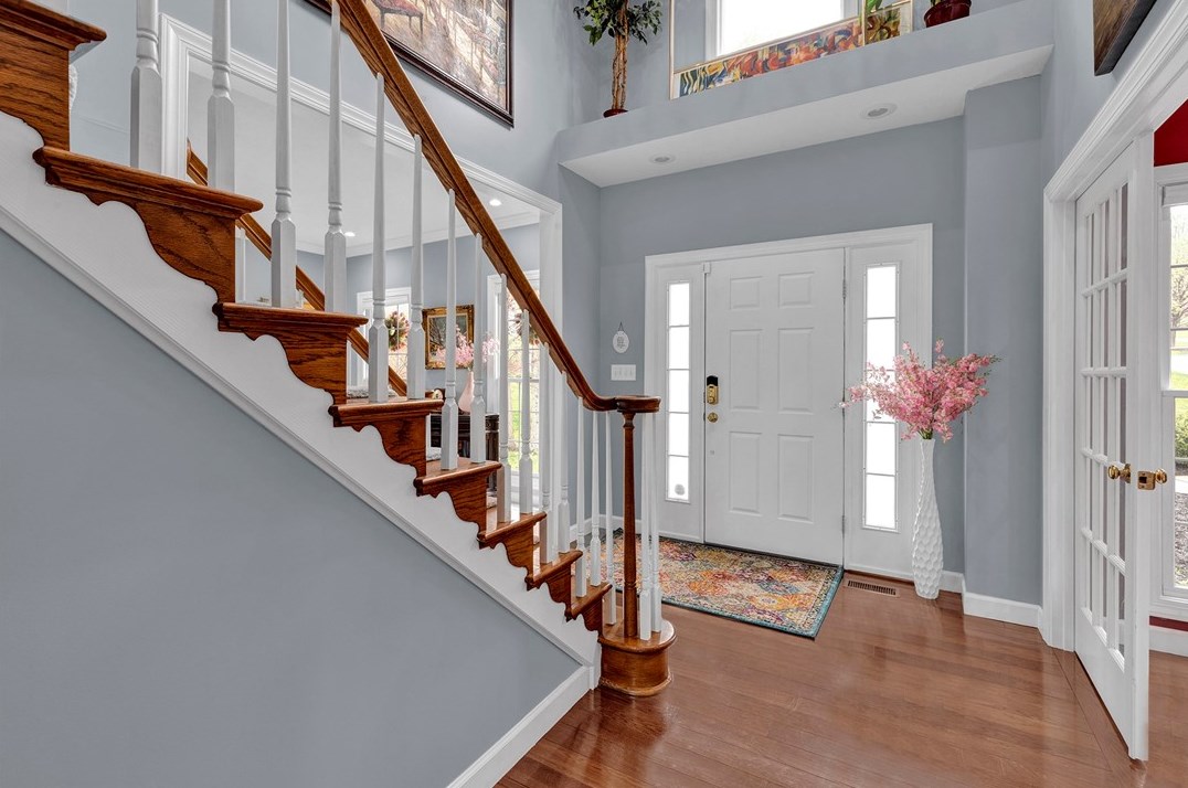 144 Maplevue Dr, Beaver Falls, PA 15010