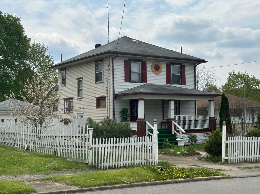 1415 Roemer Blvd, Hermitage, PA 16121