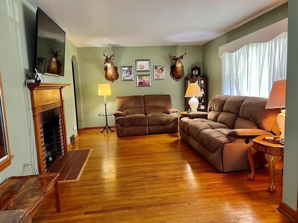 11 Liberty St, Smithfield, PA 15478