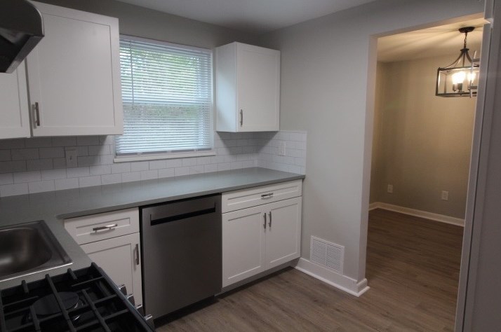 504 Maytide St, Pittsburgh, PA 15227