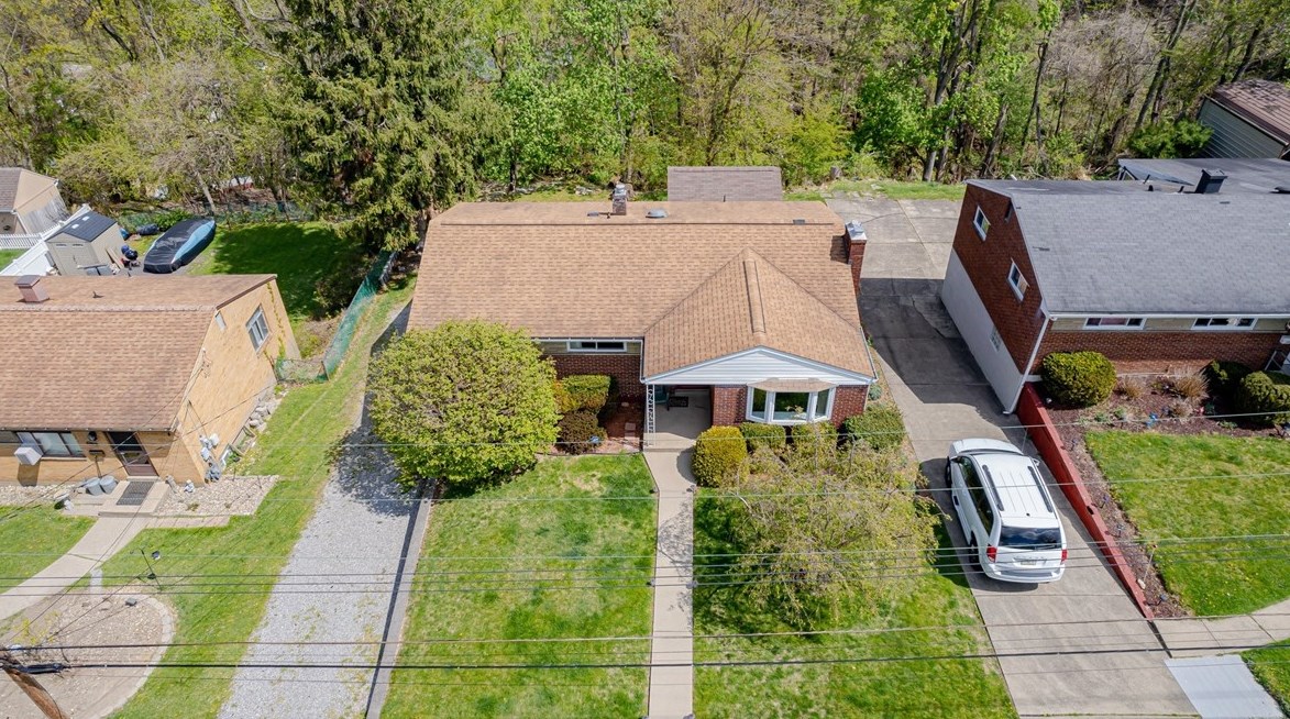 210 Shannon Heights Dr, Verona, PA 15147