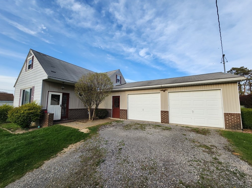 441 Nicholson Ave, Ellwood City, PA 16117-2905
