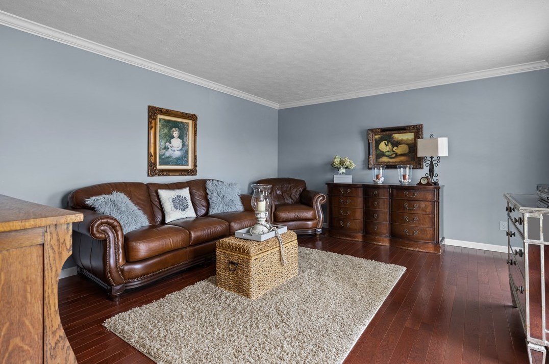 111 Quarry Rd, Washington, PA 15301-9564