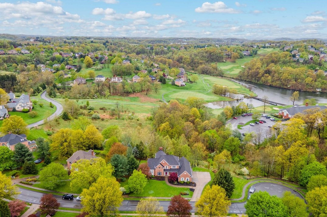 1059 W Grove Ct, Gibsonia, PA 15044