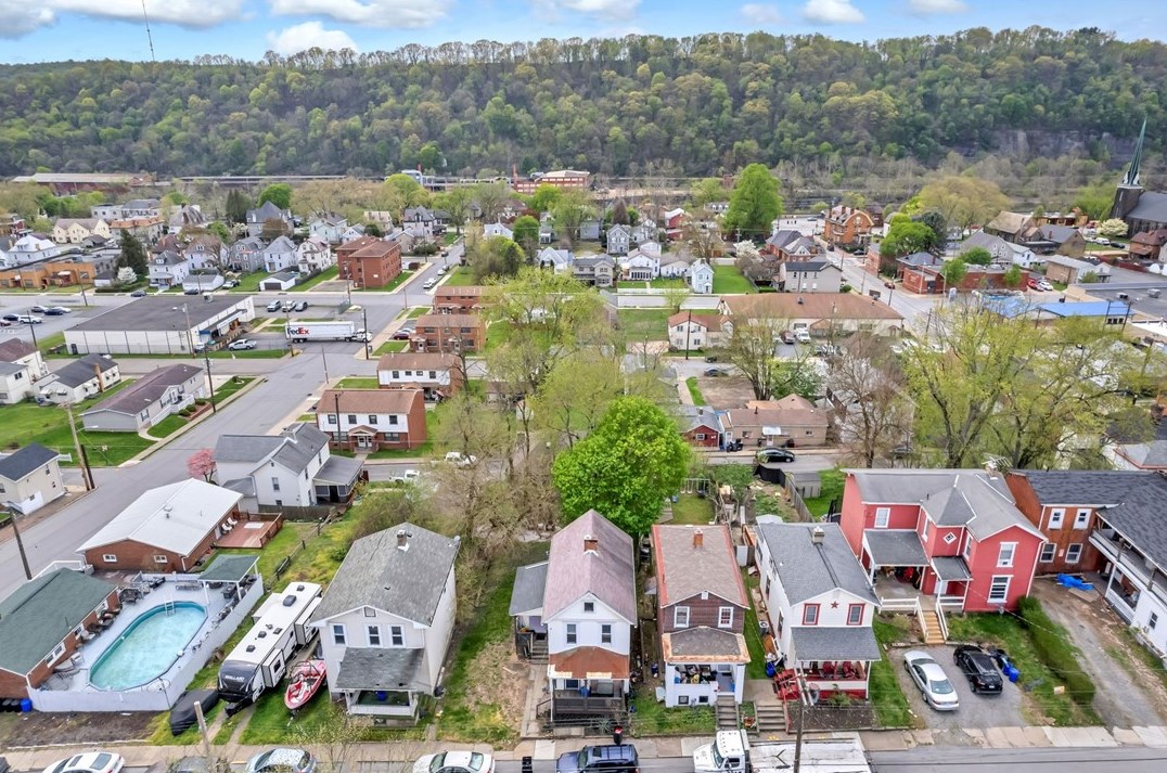 1320 8th Ave, New Brighton, PA 15066