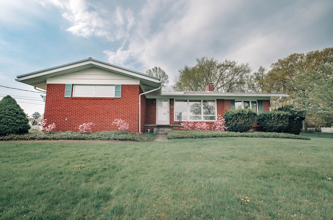 90 Harrison Dr, Indiana, PA 15701-8501