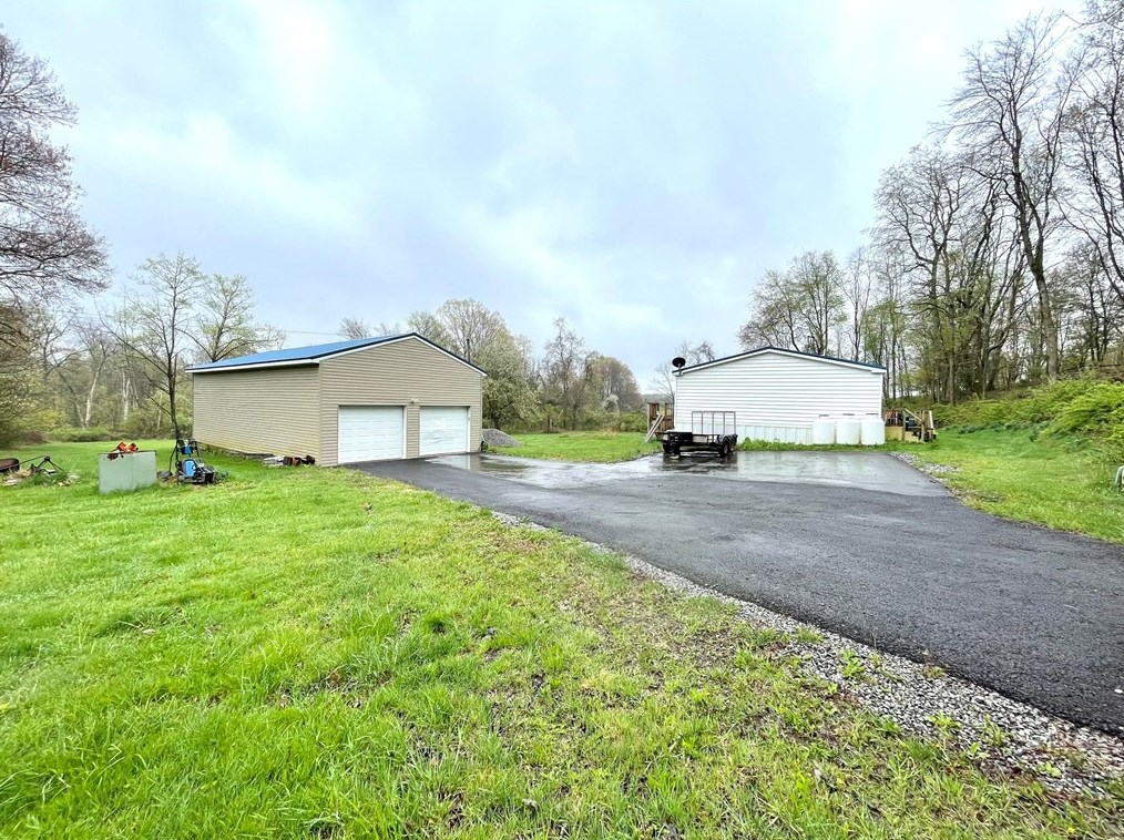 491 Sand Rd, Parker, PA 16049-1317