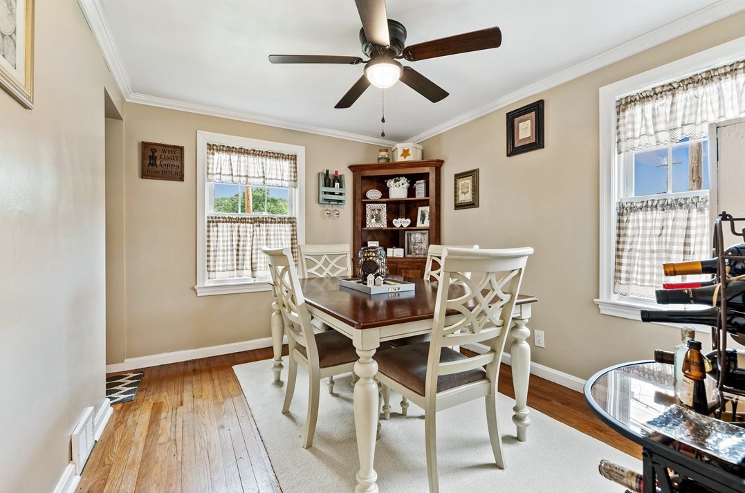 769 Pershing St, Ellwood City, PA 16117-1469
