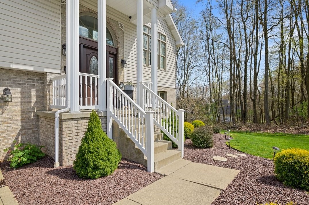 282 Sawmill Run Rd, Butler, PA 16001