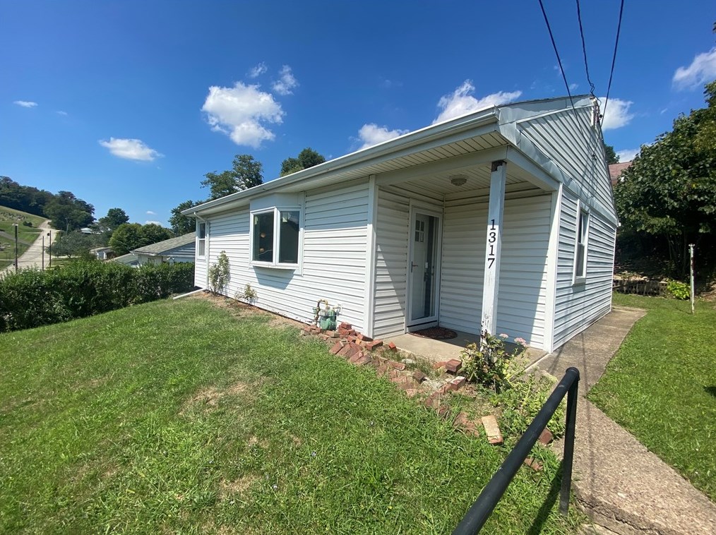 1317 New York Ave, McKeesport, PA 15133