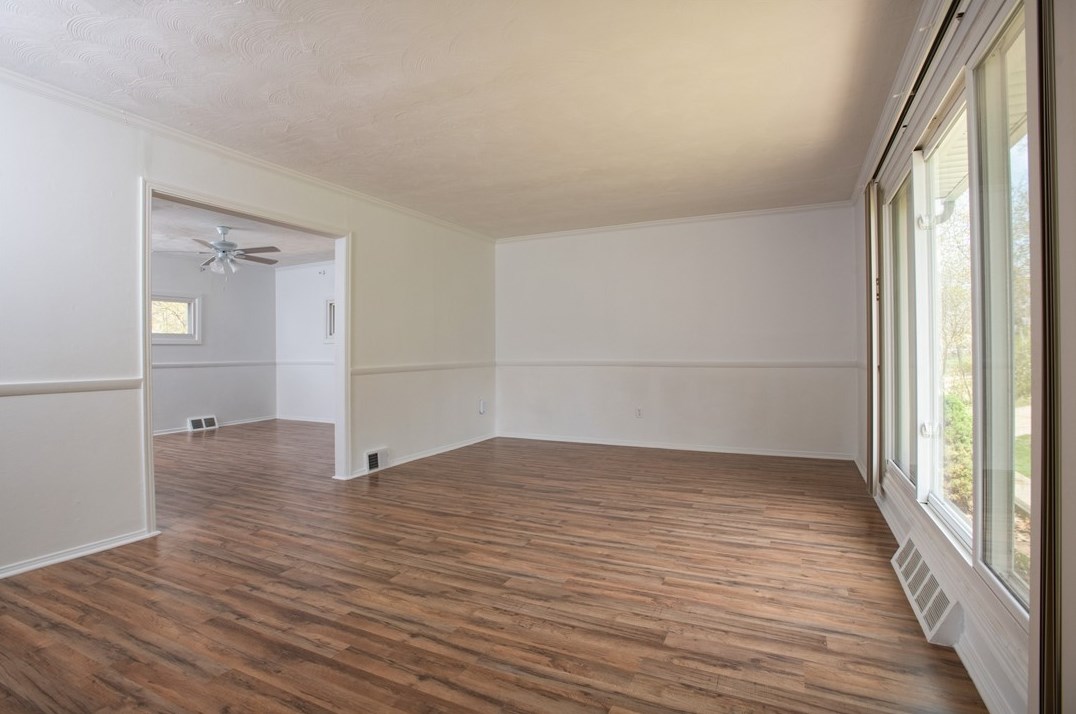 5097 Lakeview Dr, Gibsonia, PA 15044