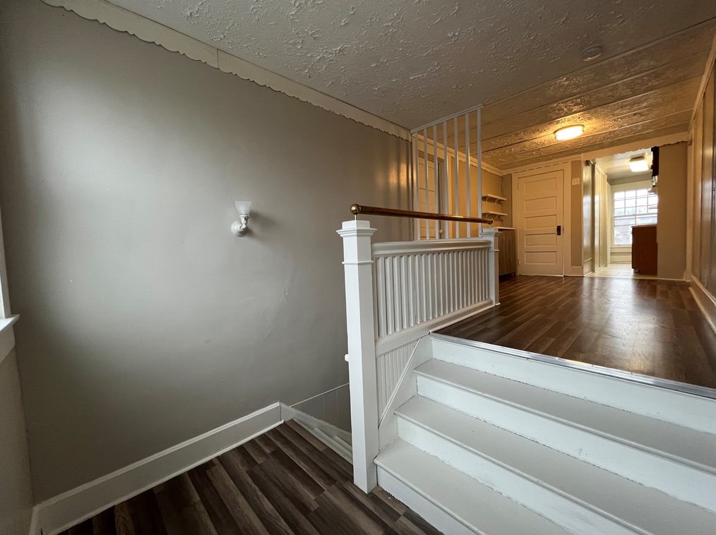 145 Euclid Ave #4, Hermitage, PA 16146