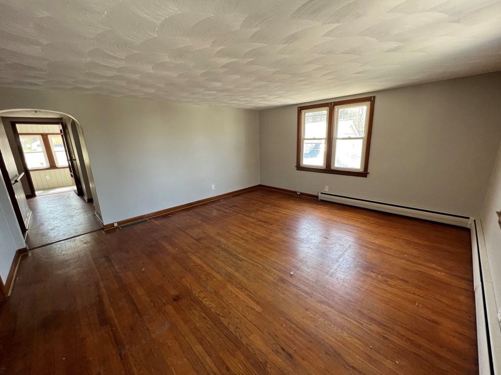 1227 Border Ave, Ellwood City, PA 16117