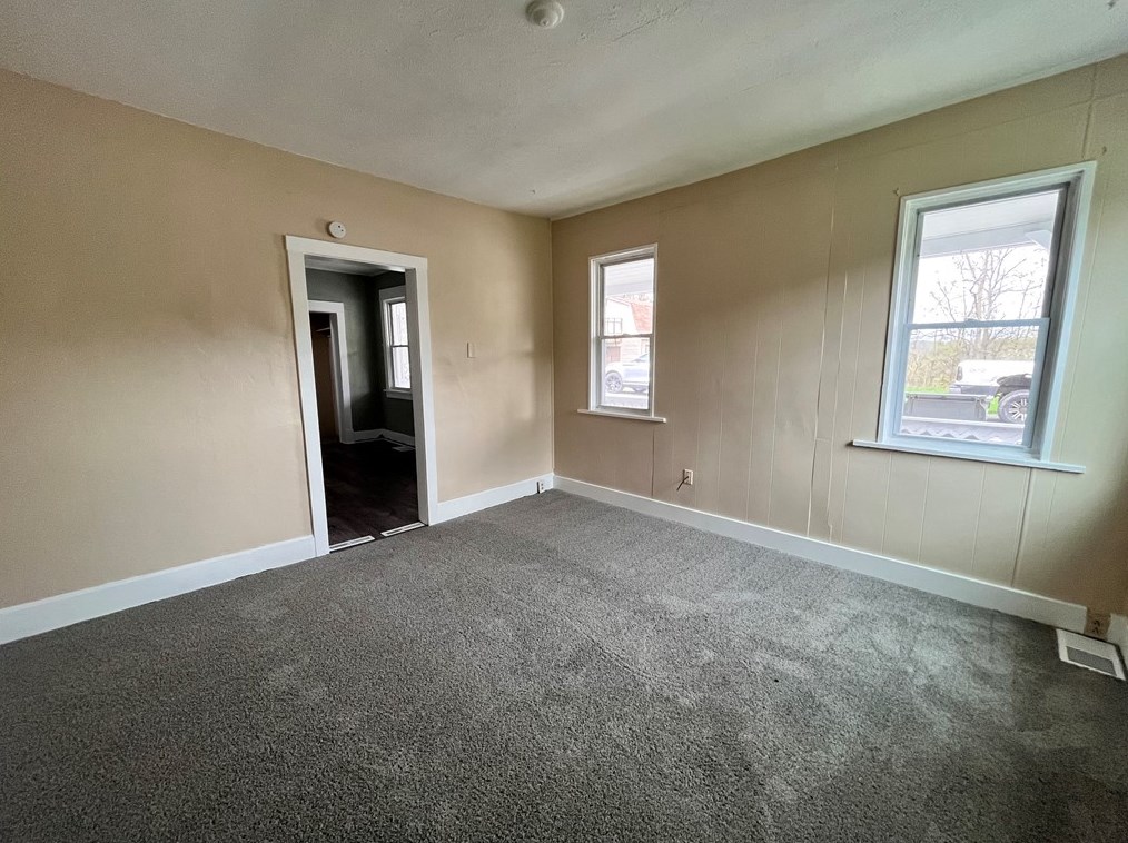 1173 2nd St, Ellwood City PA  16117-4011 exterior