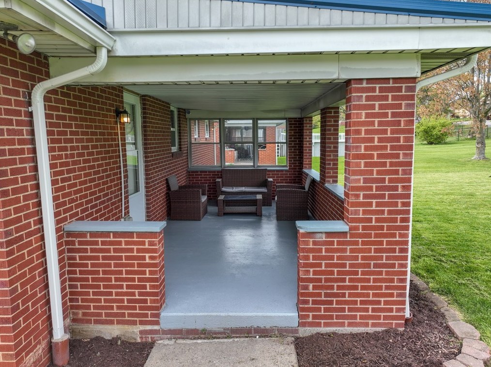 660 Shirls Ave, Washington PA  15301-3954 exterior