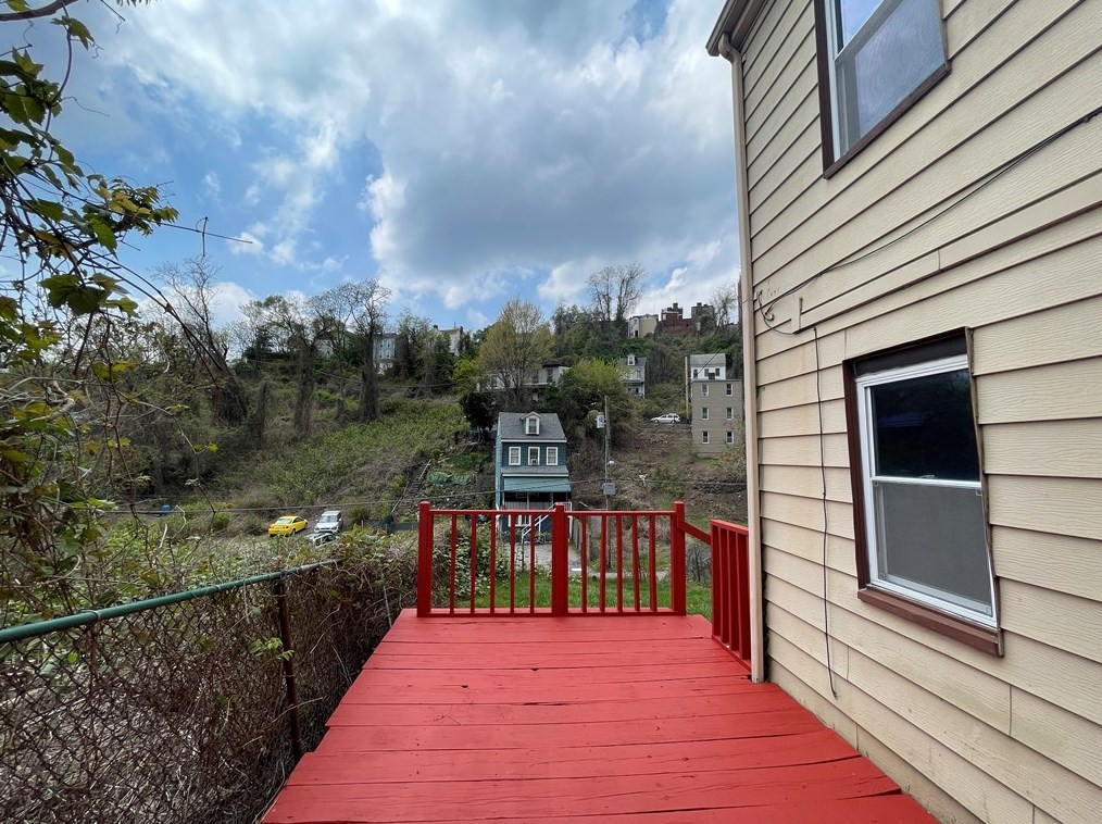 65 Bates St, Pittsburgh, PA 15213