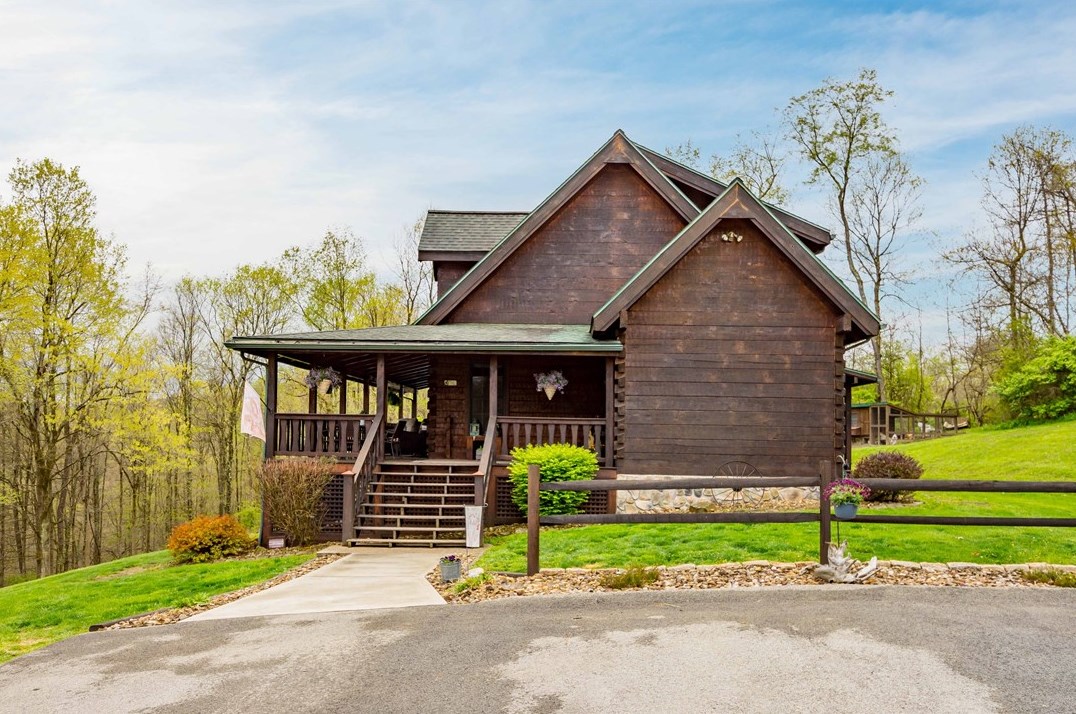11 Sposato Rd, Amity, PA 15311