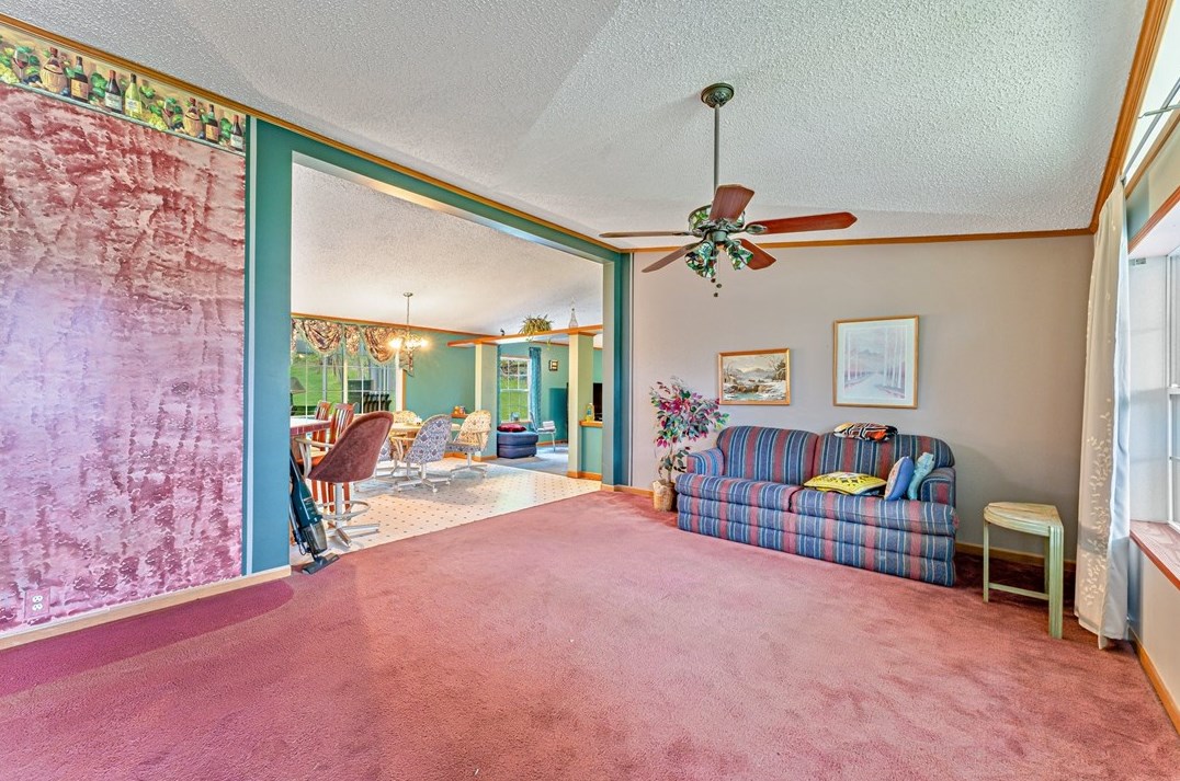 172 Sherwood Dr, Verona, PA 15147