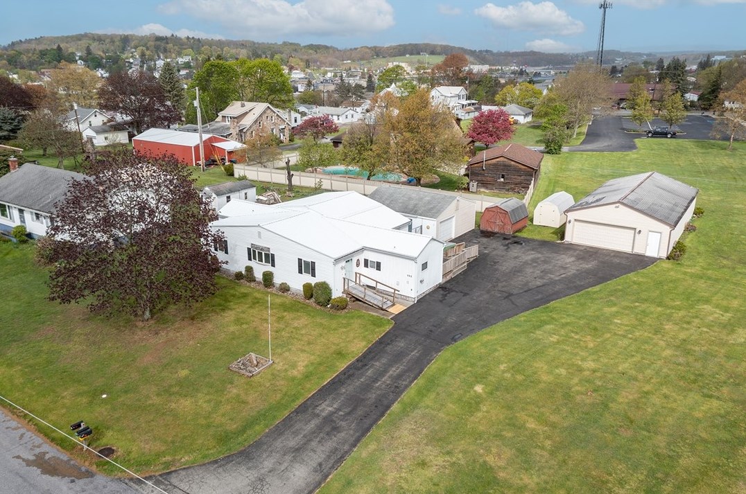 152 Central Park Pl, Somerset, PA 15501-6923