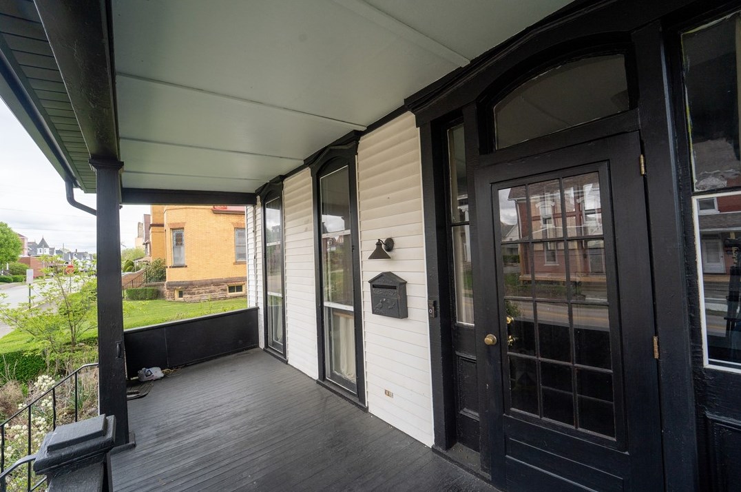 110 N Chestnut St, Scottdale, PA 15683
