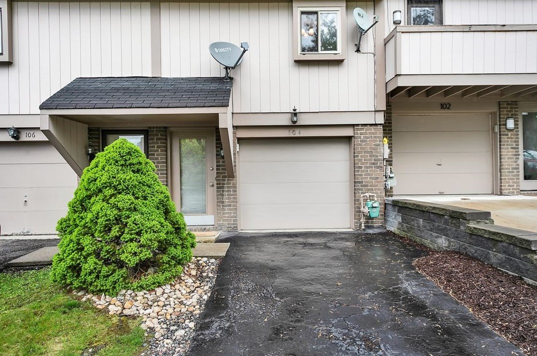 104 Lebeouf Dr, New Kensington, PA 15068