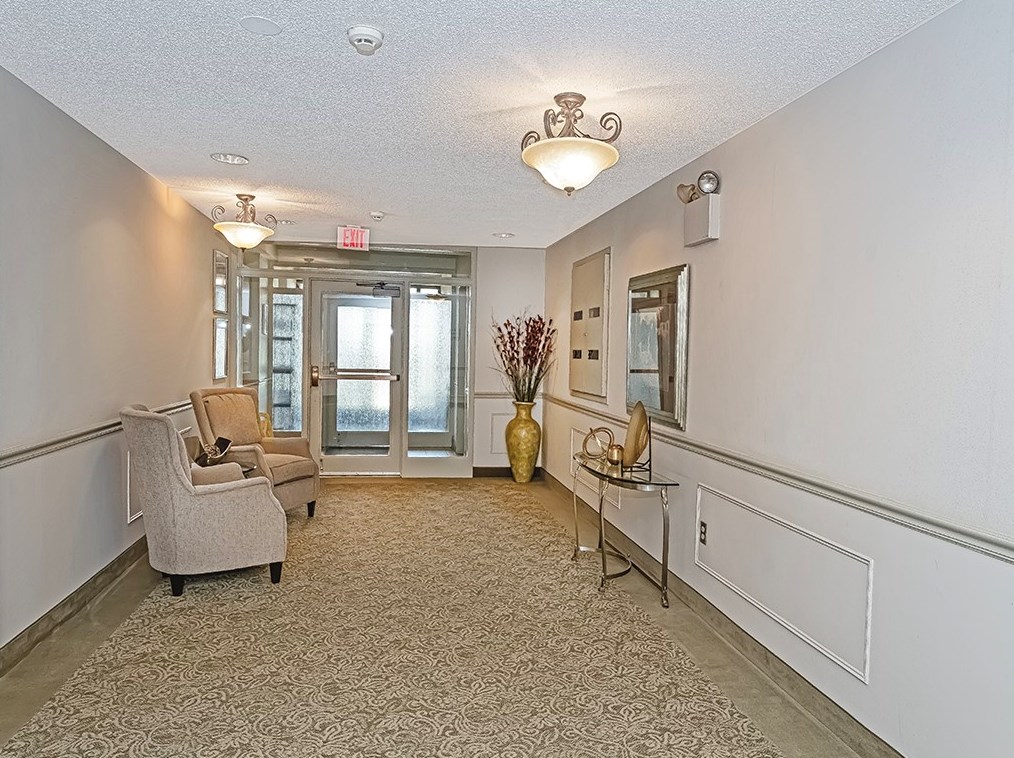 640 5th St #308, Oakmont, PA 15139