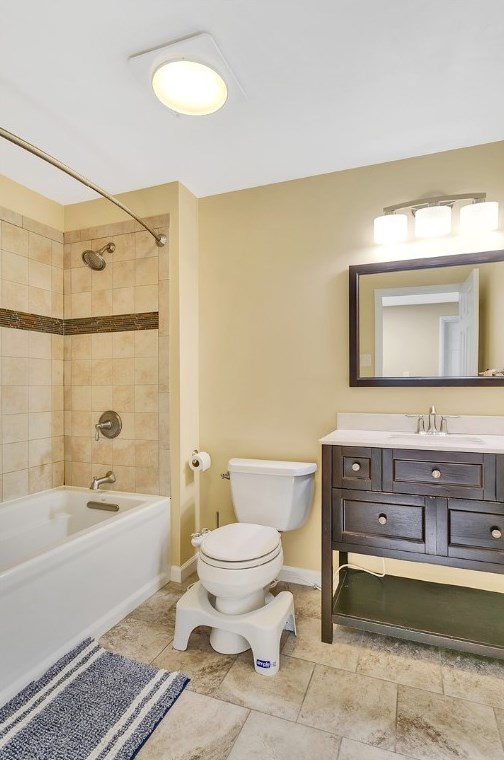 1300 Deerfield Dr, Monroeville PA  15146-4408 exterior