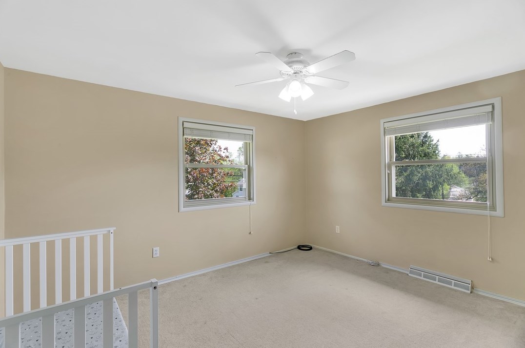 1300 Deerfield Dr, Monroeville PA  15146-4408 exterior