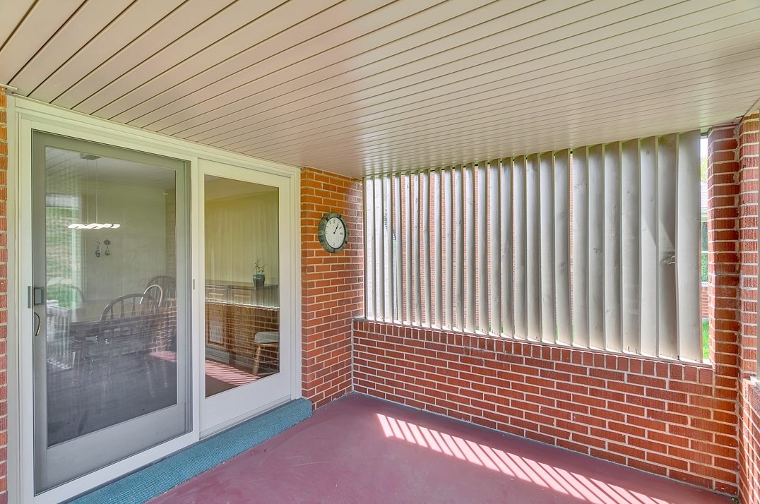 1300 Deerfield Dr, Monroeville PA  15146-4408 exterior