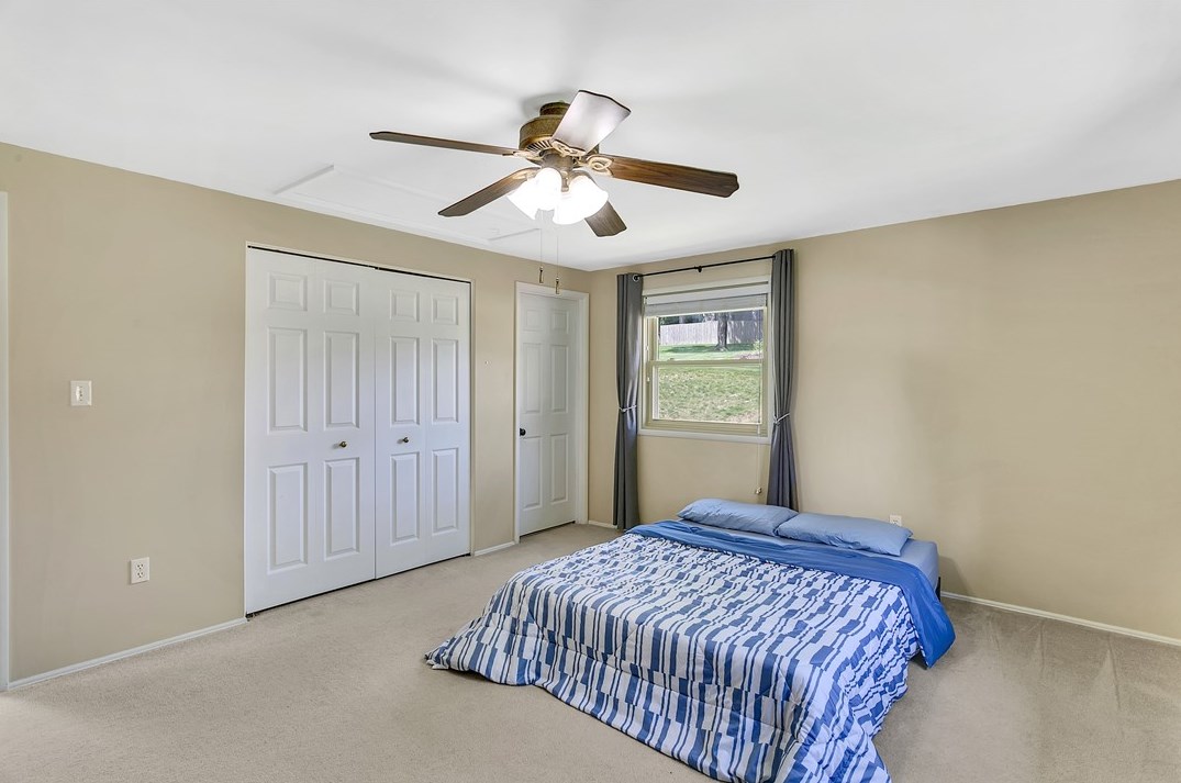 1300 Deerfield Dr, Monroeville PA  15146-4408 exterior