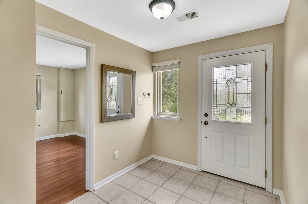 1300 Deerfield Dr, Monroeville, PA 15146