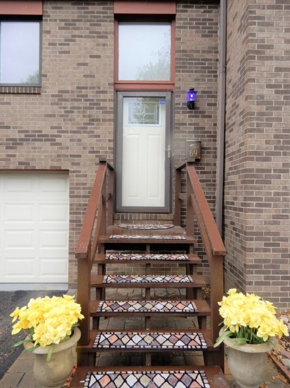 69 Universal St, Bridgeville, PA 15017