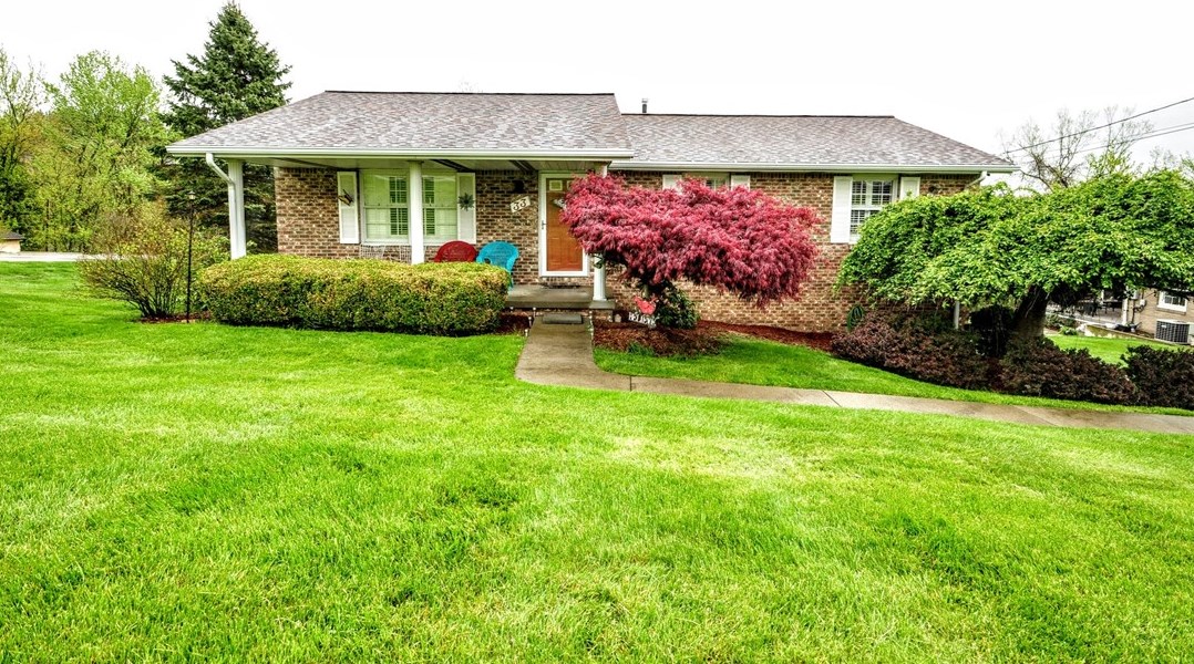 33 Crestvue Rd, Washington, PA 15301-2919