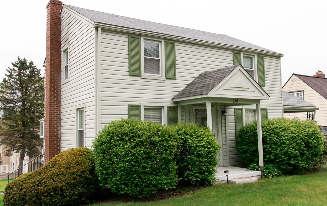 201 Kleber Rd, Glenshaw, PA 15116
