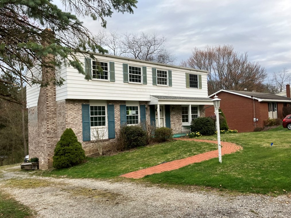 2903 Greenfield Rd, Glenshaw, PA 15116