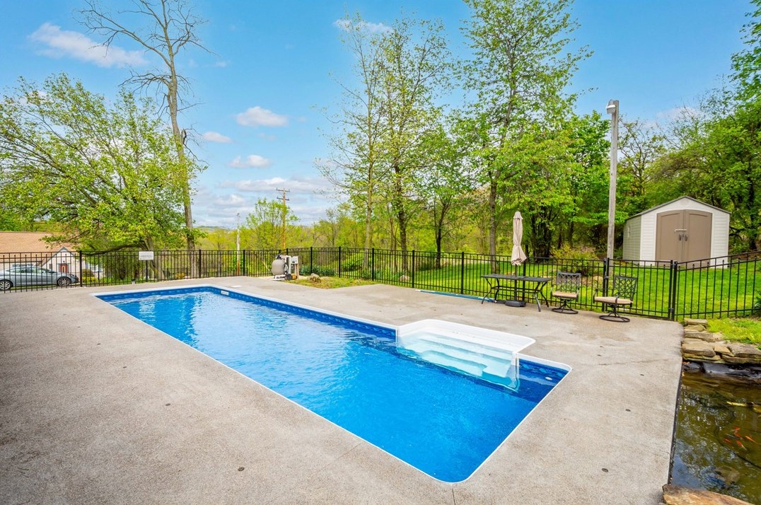 220 Verona Dr, Washington PA  15301-2764 exterior