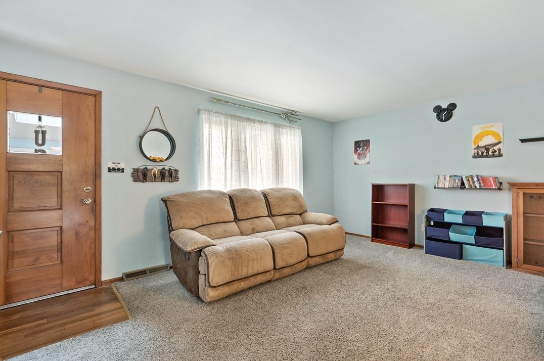 131 Constitution St, Perryopolis PA  15473-1391 exterior